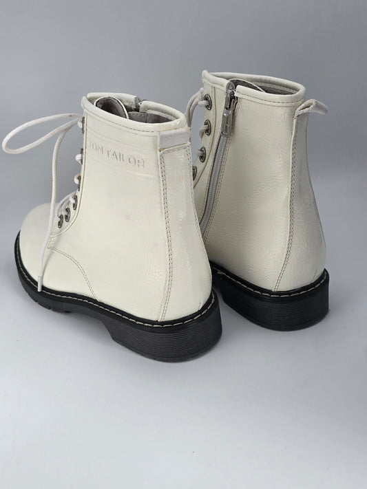 TOM TAILOR Damen Boots Offwhite – Schnürstiefeletten mit Profilsohle (Gr.39)