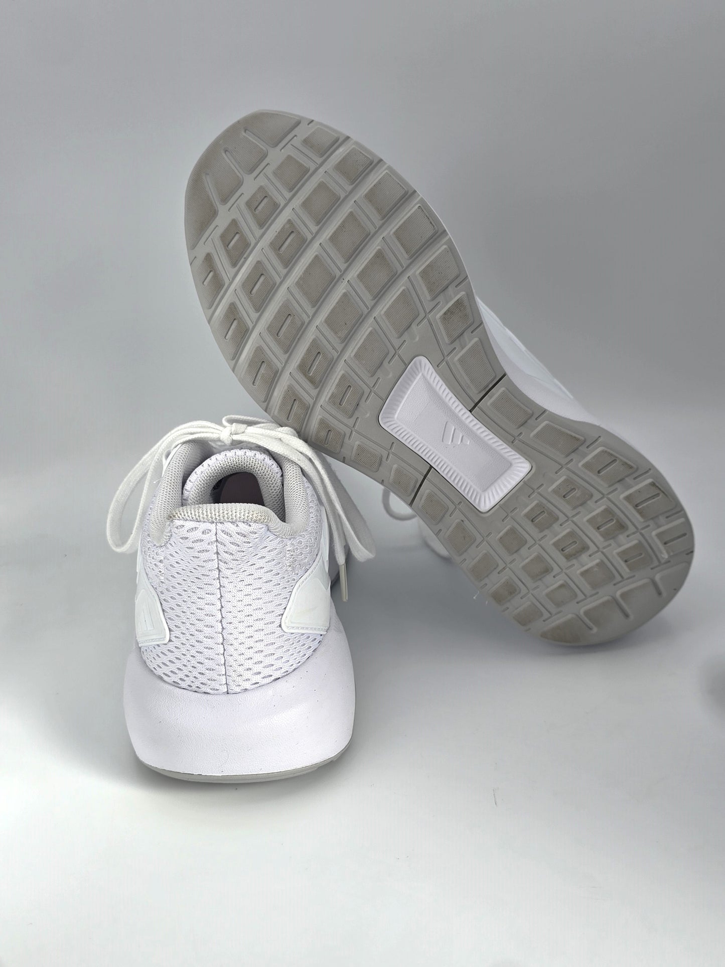 Adidas Damen Sneaker Weiß – Leichte Sportschuhe Atmungsaktiv (Gr. 40)
