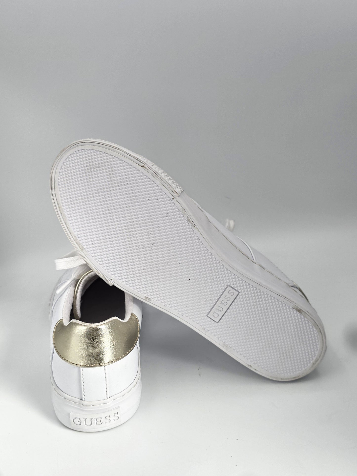 Guess Sneaker Weiß Gold Damen – Low Top Lifestyle Schuhe (Gr.38)
