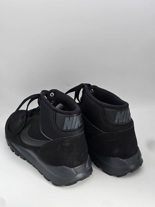 NIKE Herren Sneaker Mid Schwarz – Robuste Boots-Style Schuhe (Gr.43)