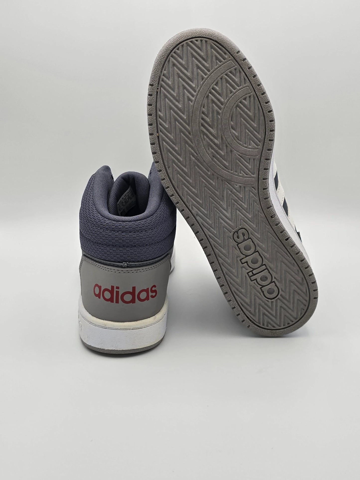 Adidas Sneaker grau-weiß, bequemer Freizeitschuh mit Branding, moderner Streetstyle