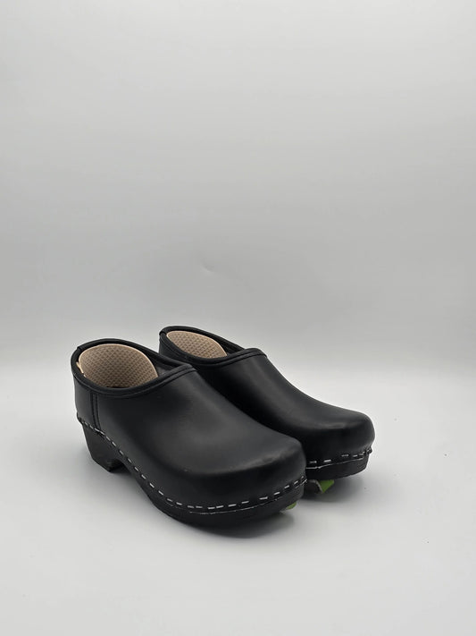 Schwarze Clogs aus Leder mit Holzsohle, nachhaltige Mode, schlichtes Design, Größe 30