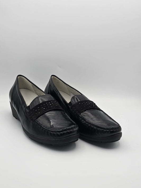 Schwarze Damen Slipper in Lederoptik mit Zierband, bequeme Halbschuhe Größe 41