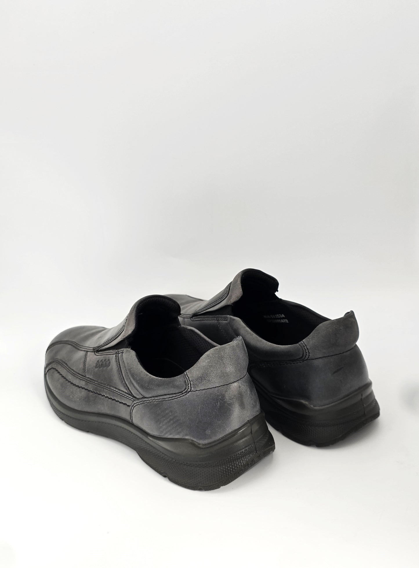Ecco Damen Slipper Schwarz Leder – Komfort Halbschuhe (Gr. 40)
