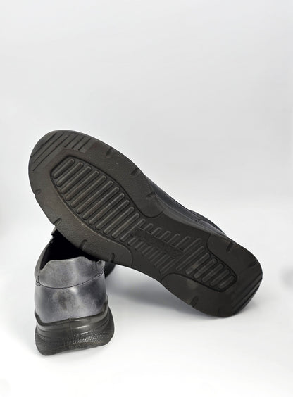 Ecco Damen Slipper Schwarz Leder – Komfort Halbschuhe (Gr. 40)