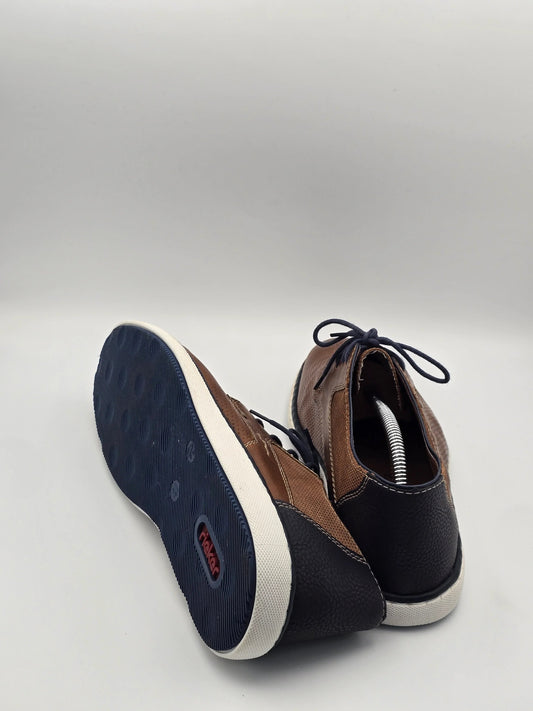 Braune und schwarze Herrenschuhe mit Gummisohle, Mode, nachhaltige Schuhe