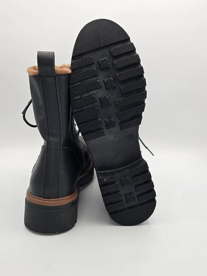 Schwarze Stiefeletten mit Profilsohle und braunem Innenfutter, Mode Damenschuhe