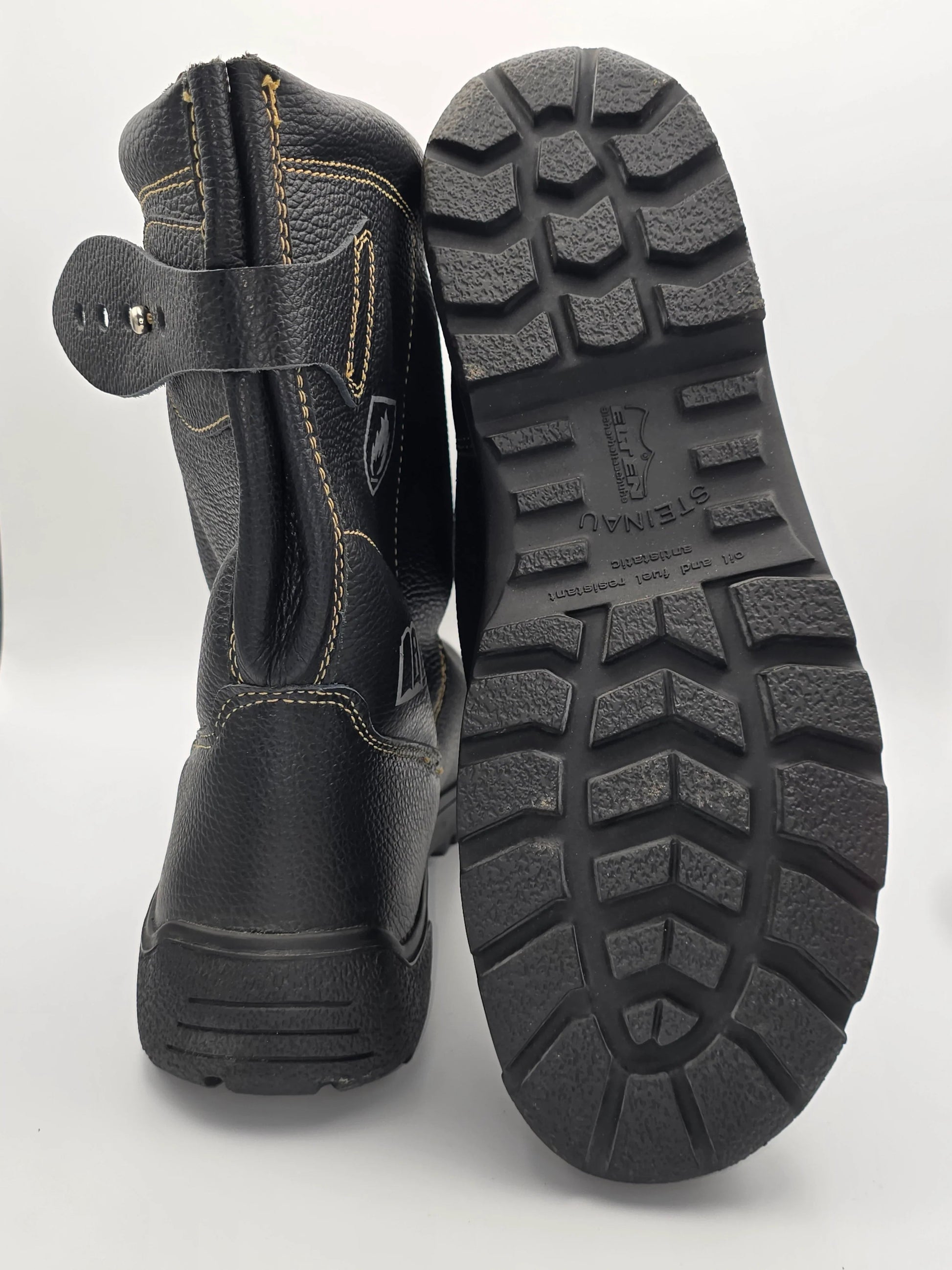 Schwarzer Sicherheitsschuh mit robuster Profilsohle, gelber Ziernaht, Leder, Mode Schuhe