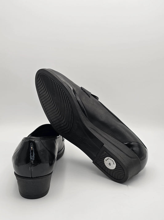 Schwarze Damen Slipper mit Blockabsatz, glänzendes Leder, nachhaltige Mode