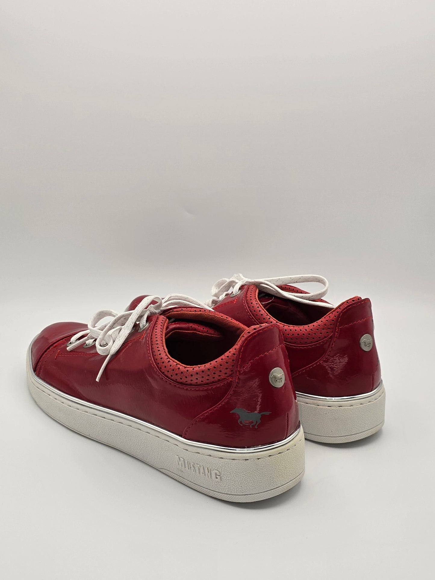 Mustang Damen Sneaker Lack Optik Gr.41