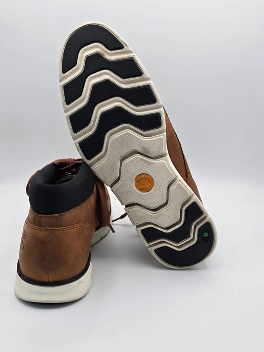 Braune Herrenschuhe aus Leder mit weißer und schwarzer Profilsohle, Mode, nachhaltig