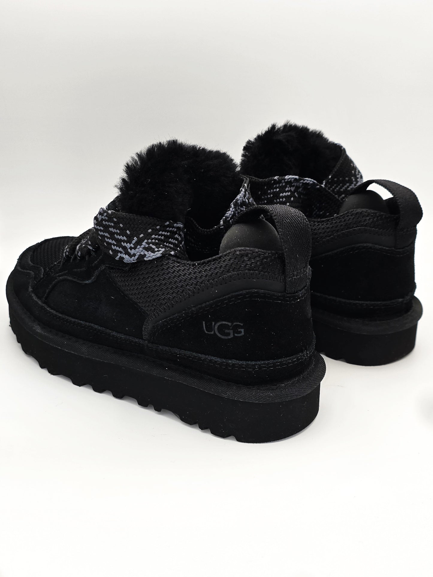 UGG Boots Schwarz Echtleder – Gefütterte Winter Sneaker Damen (Gr. 39)