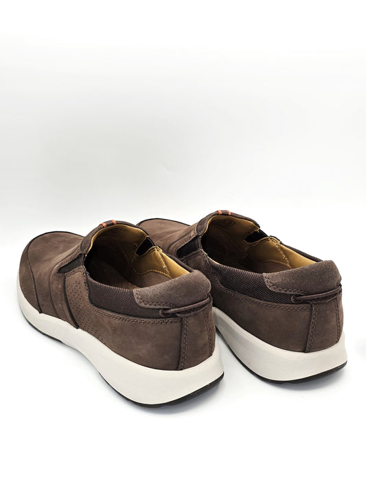 Clarks Leder Slipper Braun – Herren Komfortschuhe (Gr. 43)