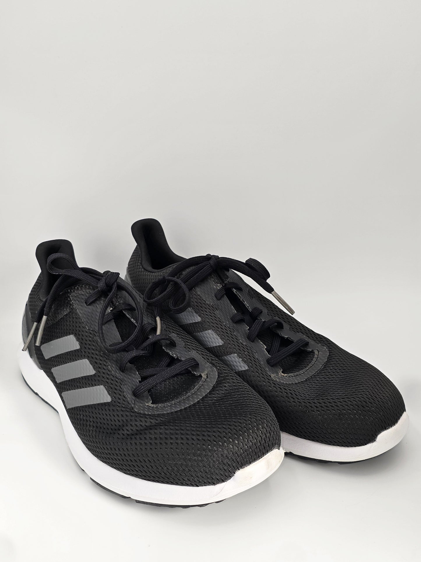 Adidas Herren Sneaker Schwarz – Leichte Sportschuhe Alltag (Gr. 45,5)