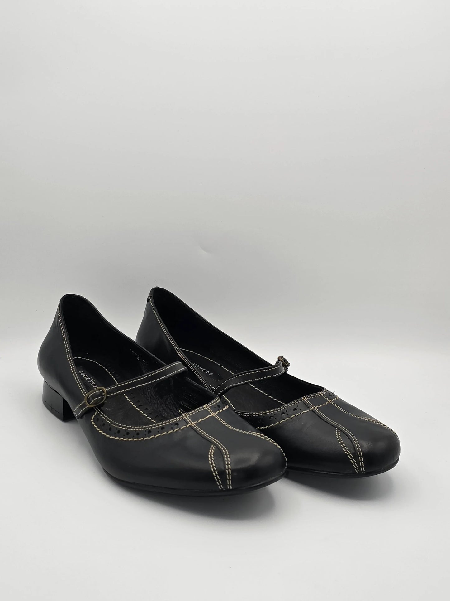 Schwarze Damen Mary Jane Schuhe mit Ziernähten und niedrigem Absatz, Größe 41