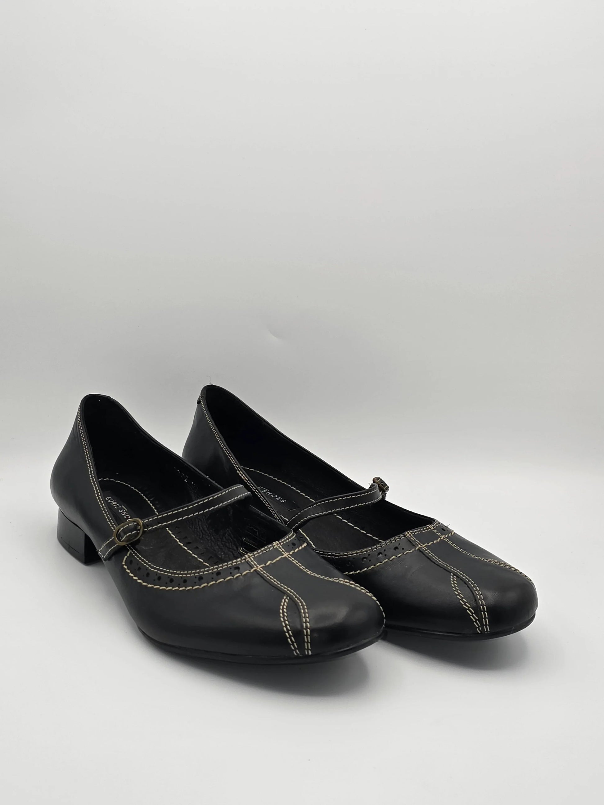 Schwarze Damen Mary Jane Schuhe mit Ziernähten und niedrigem Absatz, Größe 41