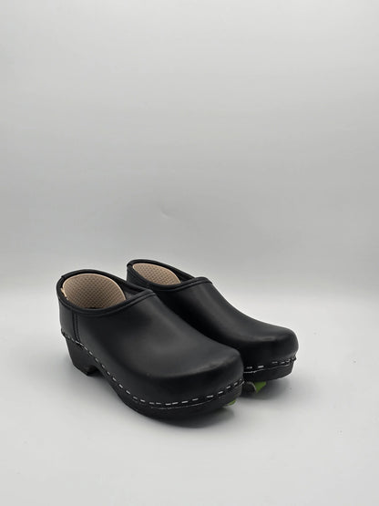 Schwarze Clogs aus Leder mit Holzsohle, nachhaltige Mode, schlichtes Design, Größe 30