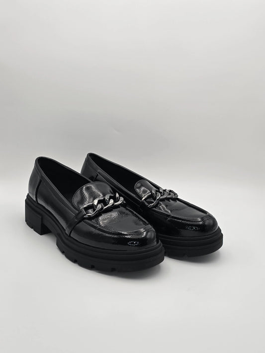 Schwarze Damen Loafer mit Kette, Chunky Sohle, modische nachhaltige Schuhe