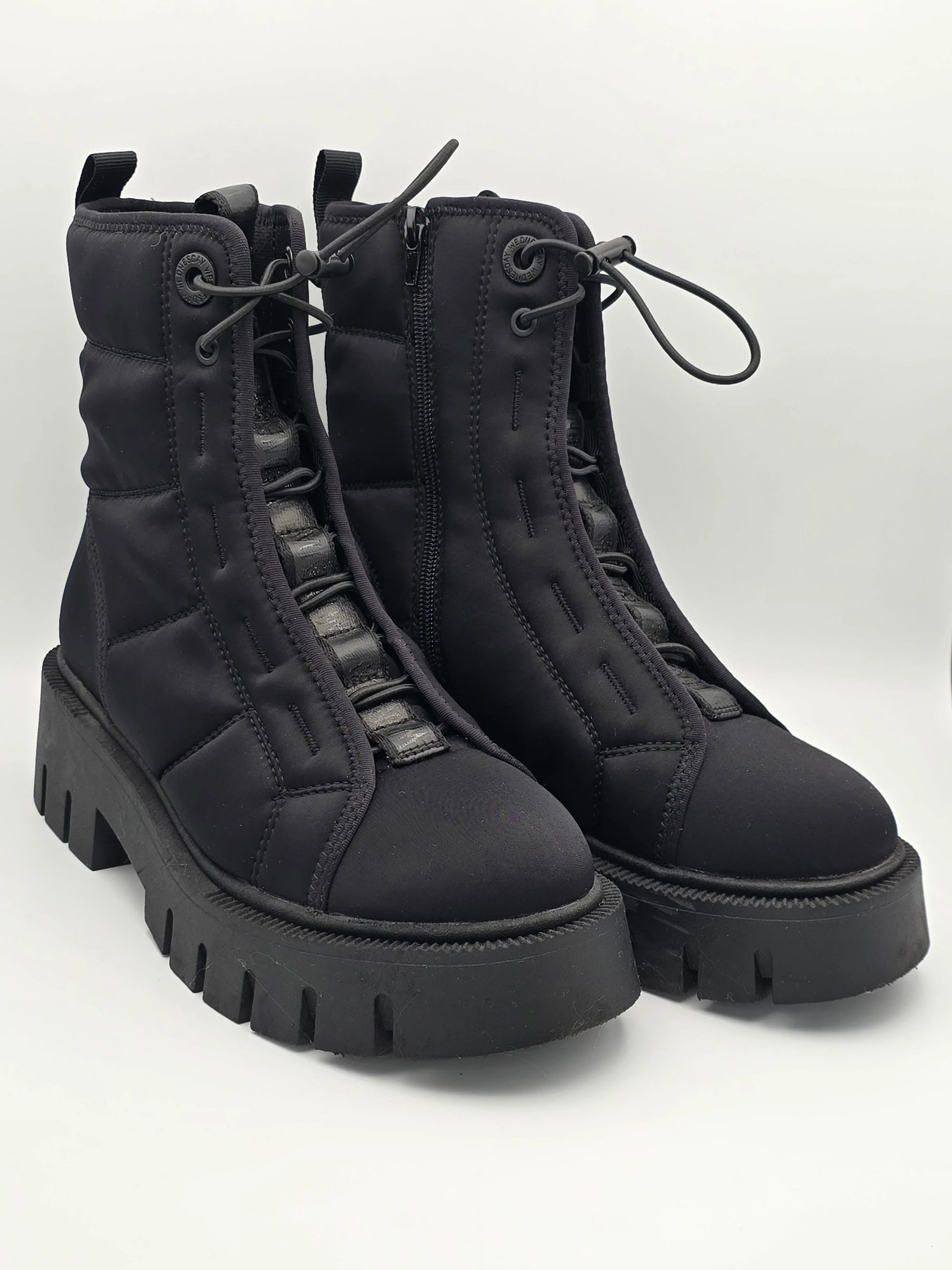 Damen Schnürstiefel Schwarz mit dicker Sohle, Trend Fashion, nachhaltige Schuhe