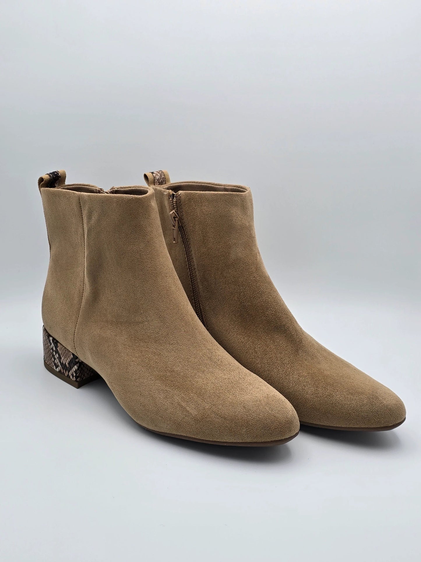Damen Stiefeletten beige Wildleder, Blockabsatz mit Schlangenmuster, modische Schuhe