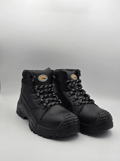 Schwarze robuste Stiefel aus Leder mit Profilsohle und Schnürsenkeln, modische Schuhe