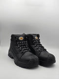 Schwarze robuste Stiefel aus Leder mit Profilsohle und Schnürsenkeln, modische Schuhe