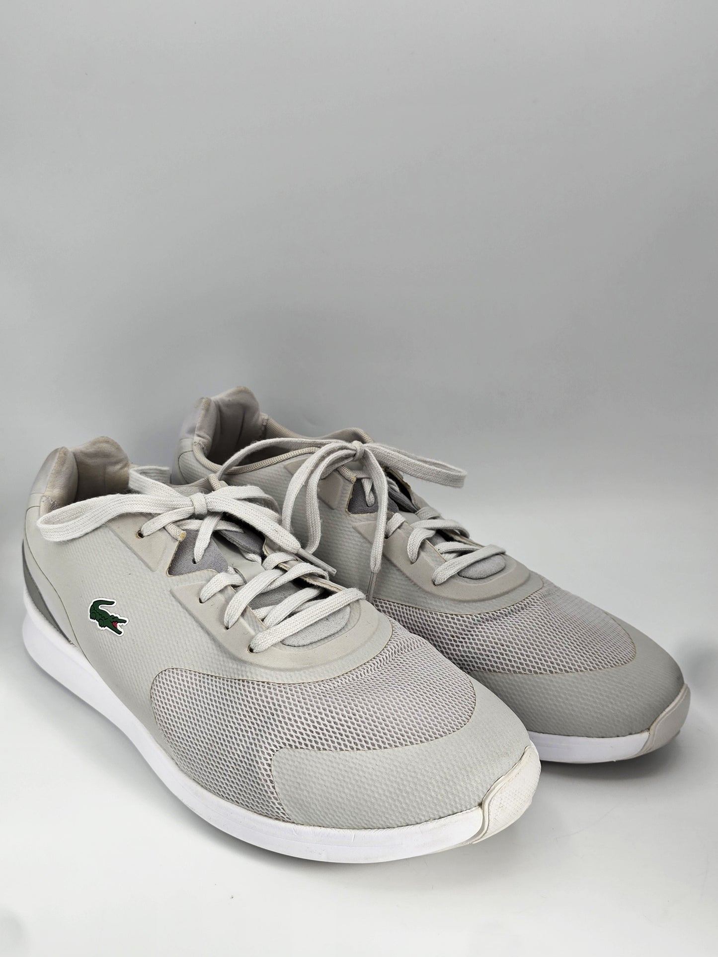 LACOSTE Herren Sneaker Hellgrau – Leicht & Sportlich (Gr. 47)