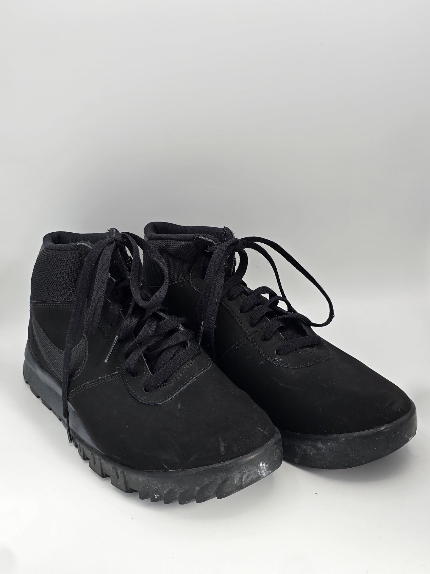NIKE Herren Sneaker Mid Schwarz – Robuste Boots-Style Schuhe (Gr.43)