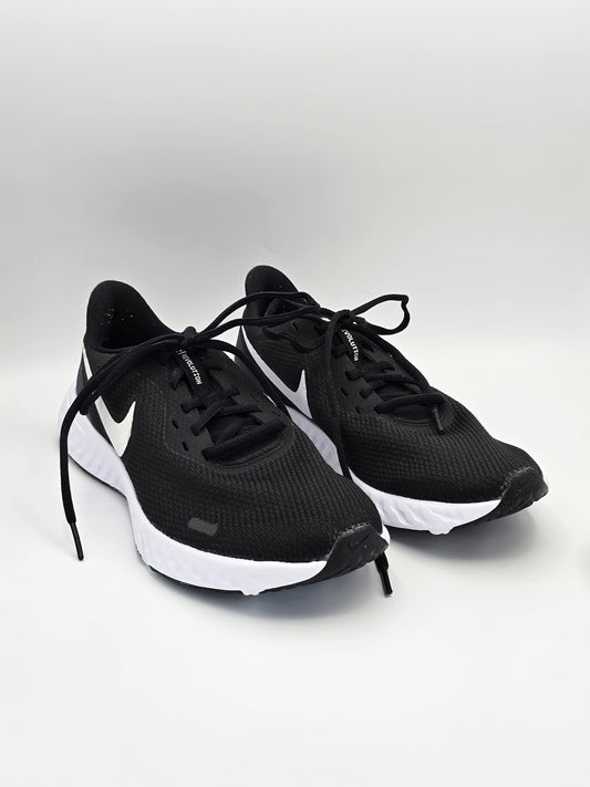 Nike Revolution Sneaker Schwarz – Damen Laufschuhe (Gr. 39)