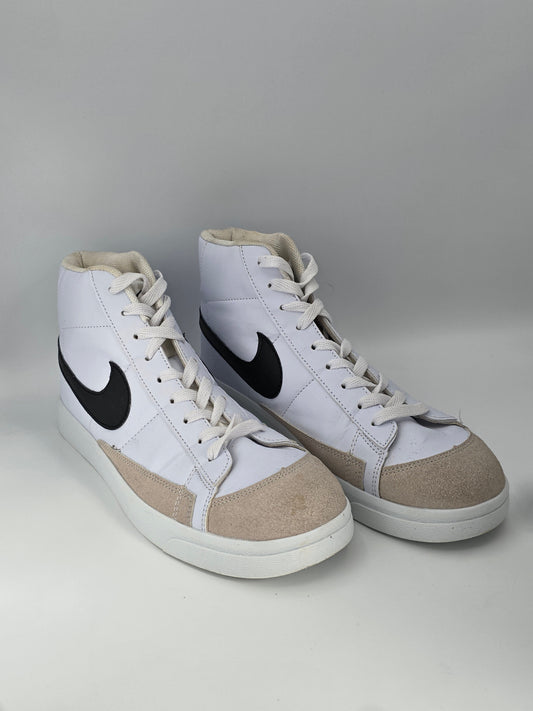 NIKE Damen Sneaker High Weiß – High Top Schuhe mit Wildleder-Optik (Gr.40)